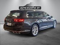 Käytetty VW Passat R-line 150 HP (110 kW) 2022 Harmaa Farmari