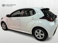 Käytetty Toyota Yaris Hybrid Active 116 HP (85 kW) 2022 Valkoinen Viistoperä