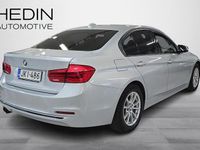 Käytetty BMW 330e Exclusive 184 HP (135 kW) 2017 Hopea Sedan