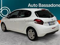 Käytetty Peugeot 208 Signature Sky 83 HP (61 kW) 2019 Viistoperä