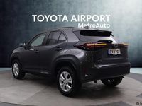 Käytetty Toyota Yaris Cross 116 HP (85 kW) 2024 Harmaa Katumaasturi