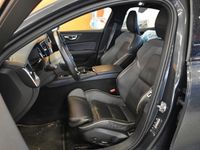 käytetty Volvo S60 T8 TwE AWD Business R-Design aut ** Lisälämmitin / VOC / ACC / HUD / BLIS / Navi / Panorama / Muistipenkit / LED **