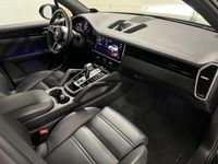 käytetty Porsche Cayenne E-Hybrid ** SportChrono | PDLS+ | Adapt.Cruise | Panorama | Keyless | Koukku | 360 kamerat | PASM | BOSE
