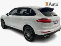 Käytetty Porsche Cayenne S E-Hybrid Platinum Edition 333 HP (244 kW) 2017 Katumaasturi
