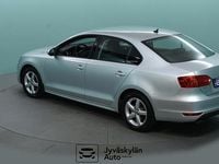 Käytetty VW Jetta Comfortline 122 HP (89 kW) 2013 Harmaa Sedan