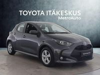 Käytetty Toyota Yaris Active 114 HP (83 kW) 2024 Harmaa Viistoperä