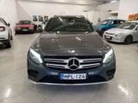 käytetty Mercedes GLC250 d 4Matic A Premium Business AMG-styling Panorama**SUPERSIISTI, KORKO 4.99% ILMAN KÄSIRAHAA, KOTIINTOIMITUS**