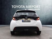 Käytetty Toyota Yaris Active 114 HP (83 kW) 2023 Valkoinen Viistoperä