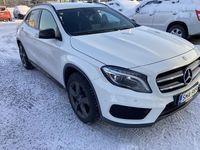 Käytetty Mercedes GLA200 Business 136 HP (100 kW) 2016 Valkoinen Katumaasturi