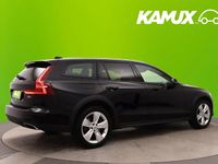 Käytetty Volvo V60 CC Business Edition 197 HP (144 kW) 2021 Musta Farmari