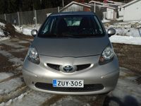 käytetty Toyota Aygo 1,0 VVT-i Sand 5ov !! KATSASTETTU 3/2024 - TALOUDELLINEN KÄYTTÖAUTO EDULLISEEN HINTAAN !!