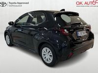 Käytetty Toyota Yaris Hybrid Active 116 HP (85 kW) 2023 Musta Viistoperä