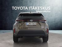Käytetty Toyota Yaris Cross 116 HP (85 kW) 2025 Ruskea (beige) Katumaasturi