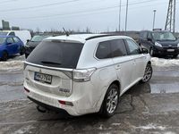 Käytetty Mitsubishi Outlander P-HEV Instyle 121 HP (88 kW) 2014 Katumaasturi