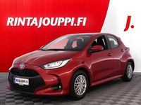 Käytetty Toyota Yaris Hybrid Style 92 HP (67 kW) 2023 Punainen Viistoperä