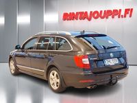 Käytetty Skoda Superb Ambition 170 HP (125 kW) 2014 Musta Farmari