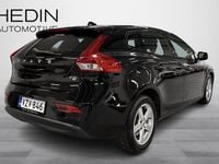 Käytetty Volvo V40 Business Edition 122 HP (89 kW) 2018 Musta Viistoperä