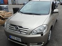 käytetty Toyota Avensis Verso 2,0 VVT-i !! KATS. 3/2024 - 7 HENKILÖLLE TILAVA JA TALOUDELLINEN AUTO EDULLISEEN HINTAAN !!