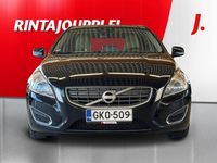 Käytetty Volvo V60 Momentum 114 HP (83 kW) 2012 Musta Farmari
