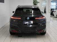 käytetty BMW iX xDrive40 / Sport-pak / HUD / Driving Ass. Pro / H/K® / 2x
