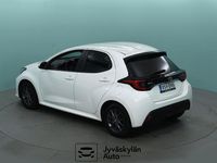 Käytetty Toyota Yaris Hybrid Plus 116 HP (85 kW) 2024 Valkoinen Viistoperä