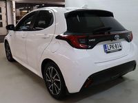 Käytetty Toyota Yaris Premium 114 HP (83 kW) 2021 Valkoinen Viistoperä