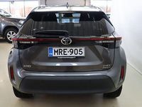 Käytetty Toyota Yaris Cross Plus 114 HP (83 kW) 2024 Harmaa Katumaasturi