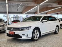 käytetty VW Passat Variant GTE Plug-In Hybrid 218hv DSG-Autom, Executive Business, LED, S.Toim.takaluukku, Nahka-alcantarasisustus - 3kk lyhennysvapaa - Ilmainen kotiintoimitus! - J. autoturva