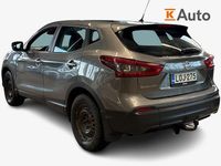 Käytetty Nissan Qashqai Acenta 116 HP (85 kW) 2018 Harmaa Katumaasturi