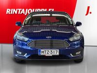 Käytetty Ford Focus Titanium 125 HP (91 kW) 2016 Sininen Viistoperä