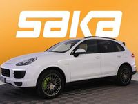 Käytetty Porsche Cayenne S E-Hybrid Platinum Edition 462 HP (339 kW) 2017 Katumaasturi