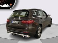 käytetty Mercedes GLC220 d 4Matic A Premium Business ** Webasto / Burme / Sportnahat / LED / Navi / Panorama**