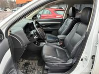 Käytetty Mitsubishi Outlander P-HEV Instyle 121 HP (88 kW) 2014 Katumaasturi