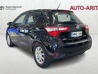 Käytetty Toyota Yaris Edition 72 HP (52 kW) 2017 Musta Viistoperä