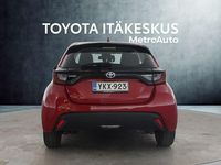 Käytetty Toyota Yaris Active 114 HP (83 kW) 2022 Punainen Viistoperä