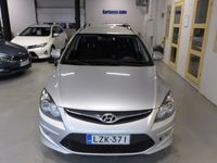 käytetty Hyundai i30 Wagon 1,6 CVVT 6MT ISG Premium * AUT.ILMASTOINTI / CRUISE / JUURI HUOLLETTU / HYVÄ HUOLTOHISTORIA *