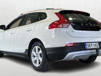 Käytetty Volvo V40 Business Edition 114 HP (83 kW) 2013 Valkoinen Viistoperä