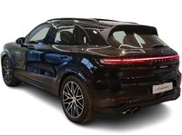 Uusi Porsche Cayenne 464 HP (341 kW) 2026 Musta Katumaasturi