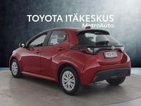 Käytetty Toyota Yaris Active 114 HP (83 kW) 2022 Punainen Viistoperä