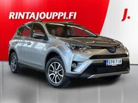Käytetty Toyota RAV4 Hybrid Active 155 HP (114 kW) 2018 Hopea Katumaasturi