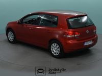 Käytetty VW Golf VII Trendline 105 HP (77 kW) 2012 Punainen Viistoperä