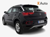 Käytetty VW T-Roc Life 150 HP (110 kW) 2023 Musta Katumaasturi