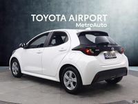 Käytetty Toyota Yaris Hybrid Active 116 HP (85 kW) 2023 Valkoinen Viistoperä