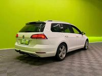 Käytetty VW Golf VII Highline 150 HP (110 kW) 2018 Valkoinen Farmari