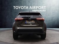 Käytetty Toyota Yaris Cross Edition 116 HP (85 kW) 2024 Ruskea (beige) Katumaasturi