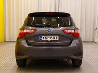 Käytetty Toyota Yaris Hybrid Premium 73 HP (53 kW) 2018 Viistoperä