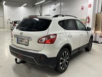 käytetty Nissan Qashqai 1,6L ** Suomi-auto / Vakkari / 360 Kamera / Koukku / Lasikatto **