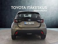 Käytetty Toyota Yaris Active 114 HP (83 kW) 2024 Ruskea (beige) Viistoperä