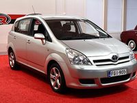 Käytetty Toyota Corolla Verso Terra 110 HP (80 kW) 2004 Hopea Tila-auto