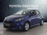 Käytetty Toyota Yaris Hybrid Active 116 HP (85 kW) 2024 Sininen Viistoperä